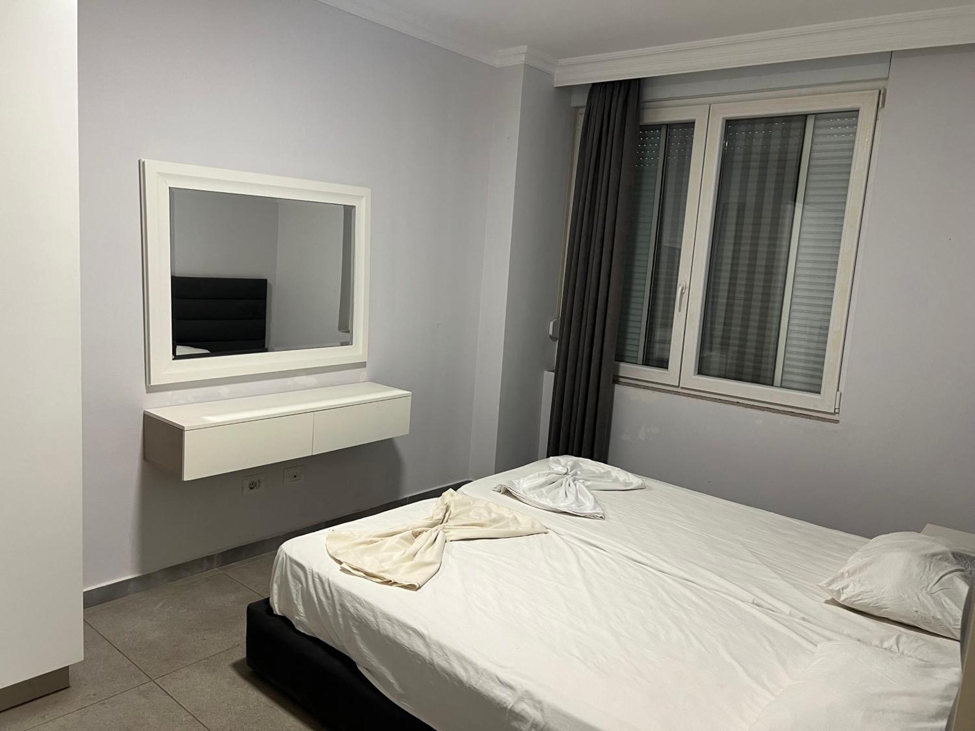 Shengjin Apartaments Eksteriør billede