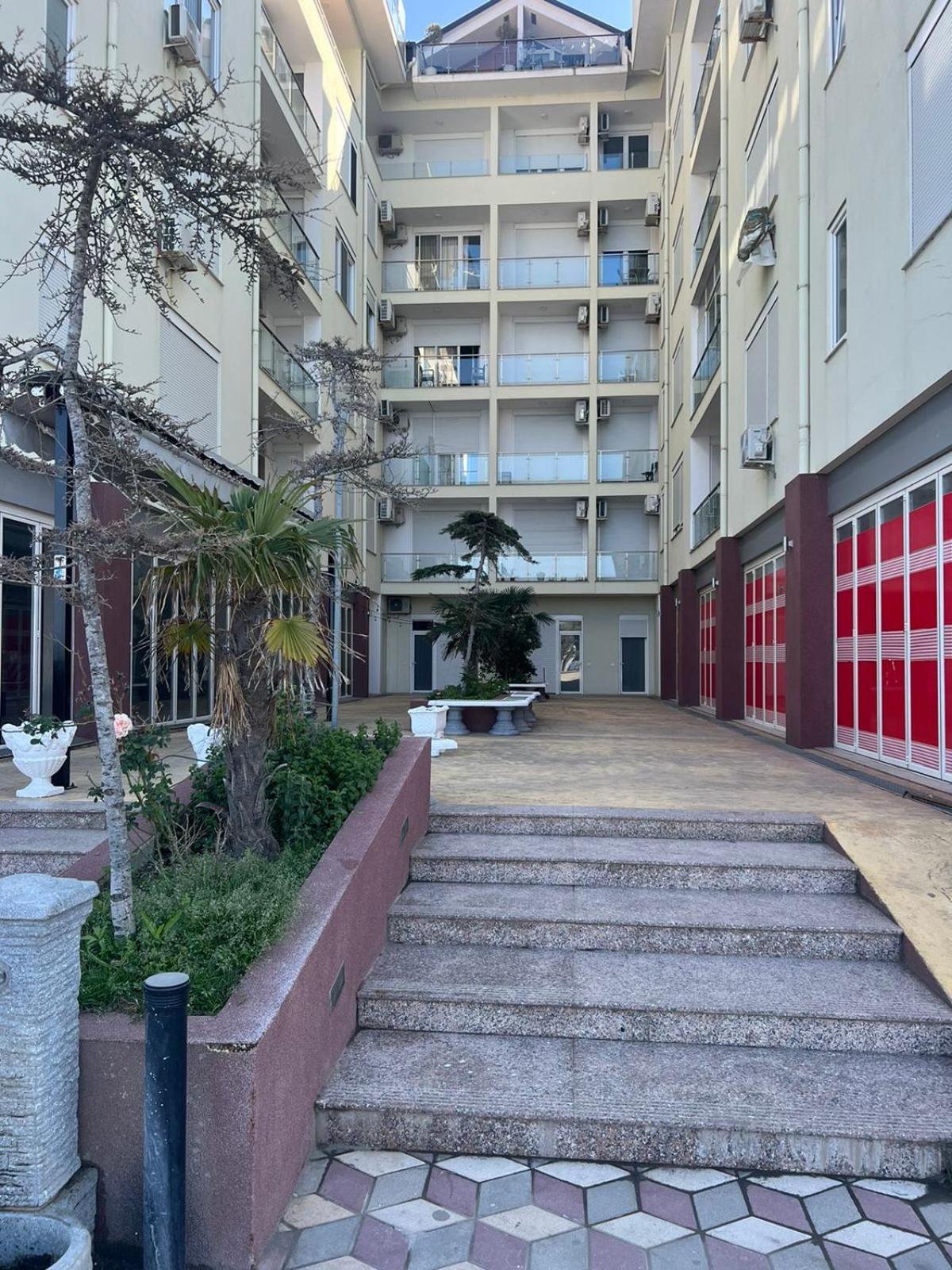 Shengjin Apartaments Eksteriør billede