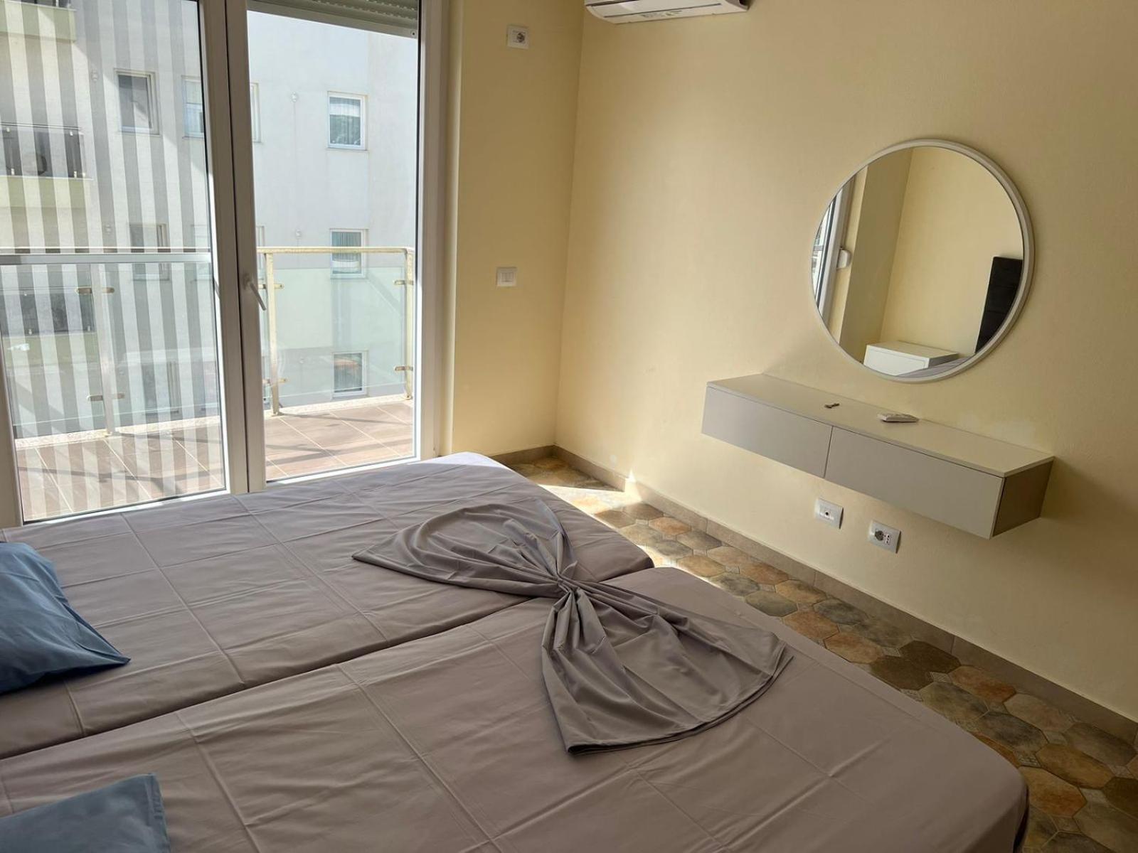 Shengjin Apartaments Eksteriør billede