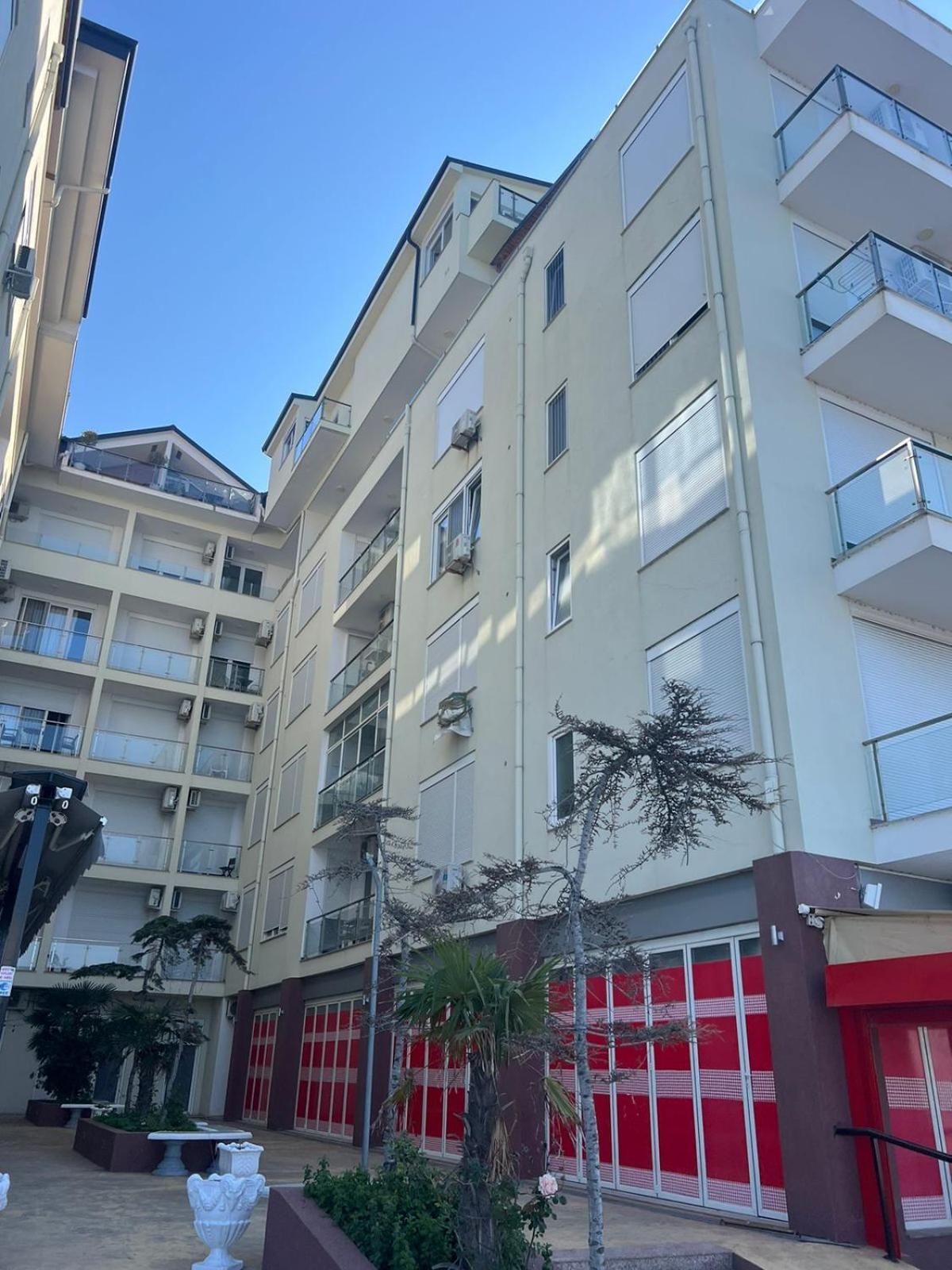 Shengjin Apartaments Eksteriør billede