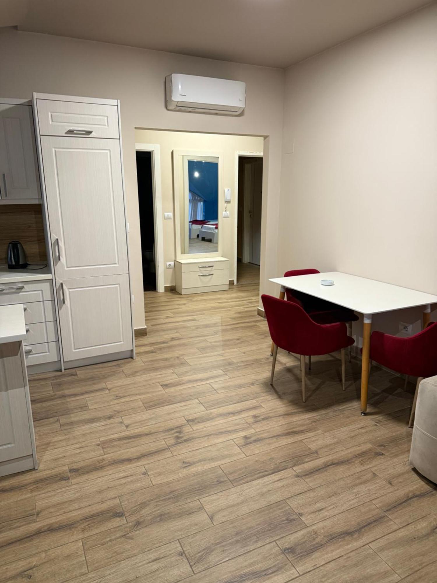 Shengjin Apartaments Eksteriør billede