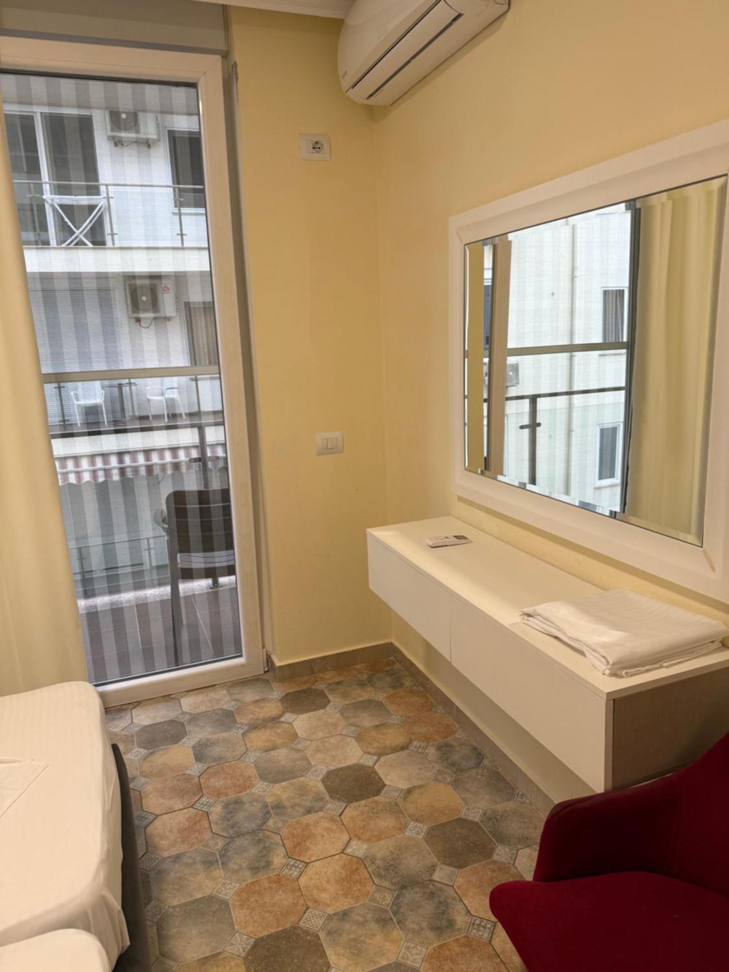 Shengjin Apartaments Eksteriør billede