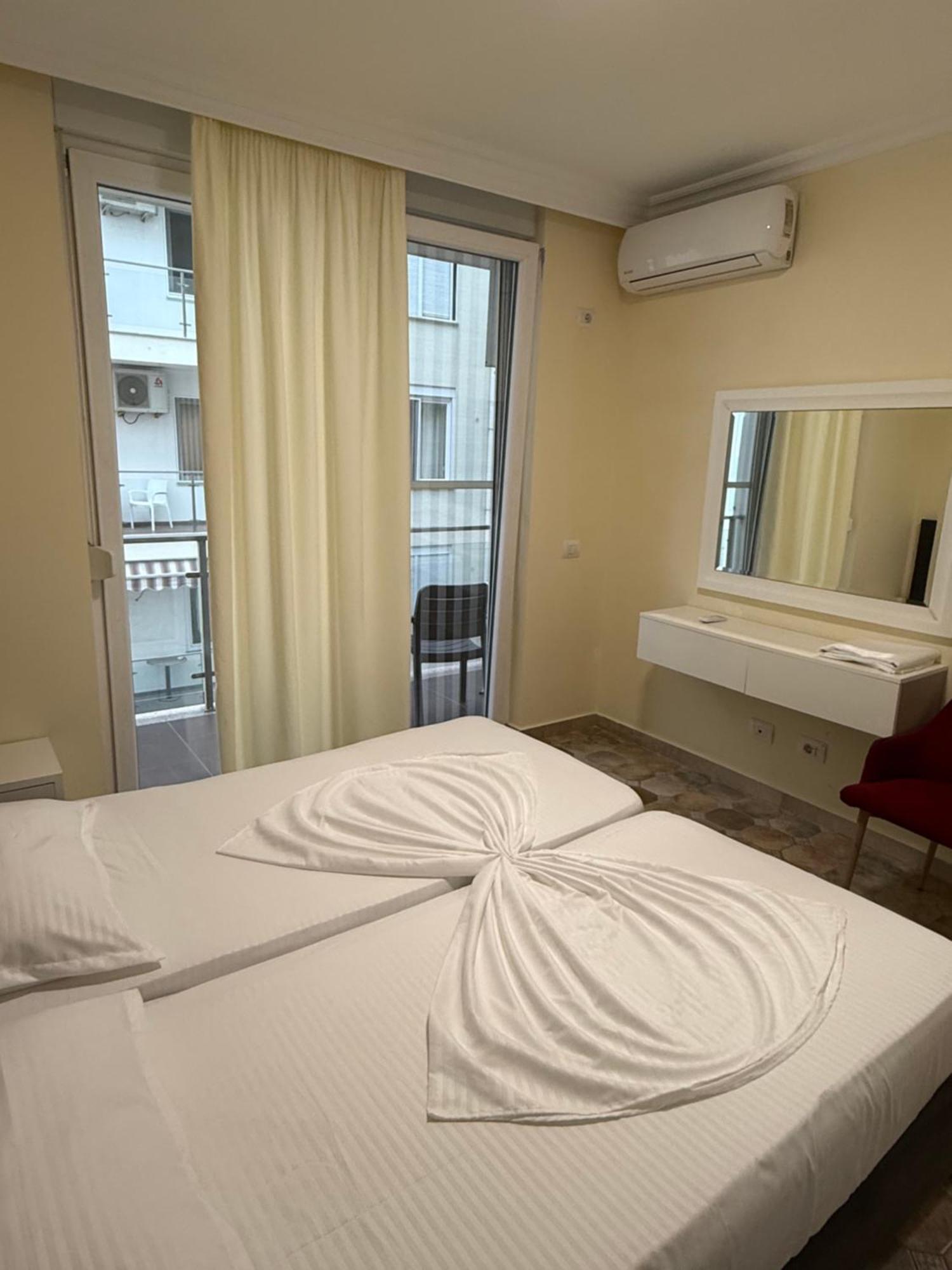 Shengjin Apartaments Eksteriør billede