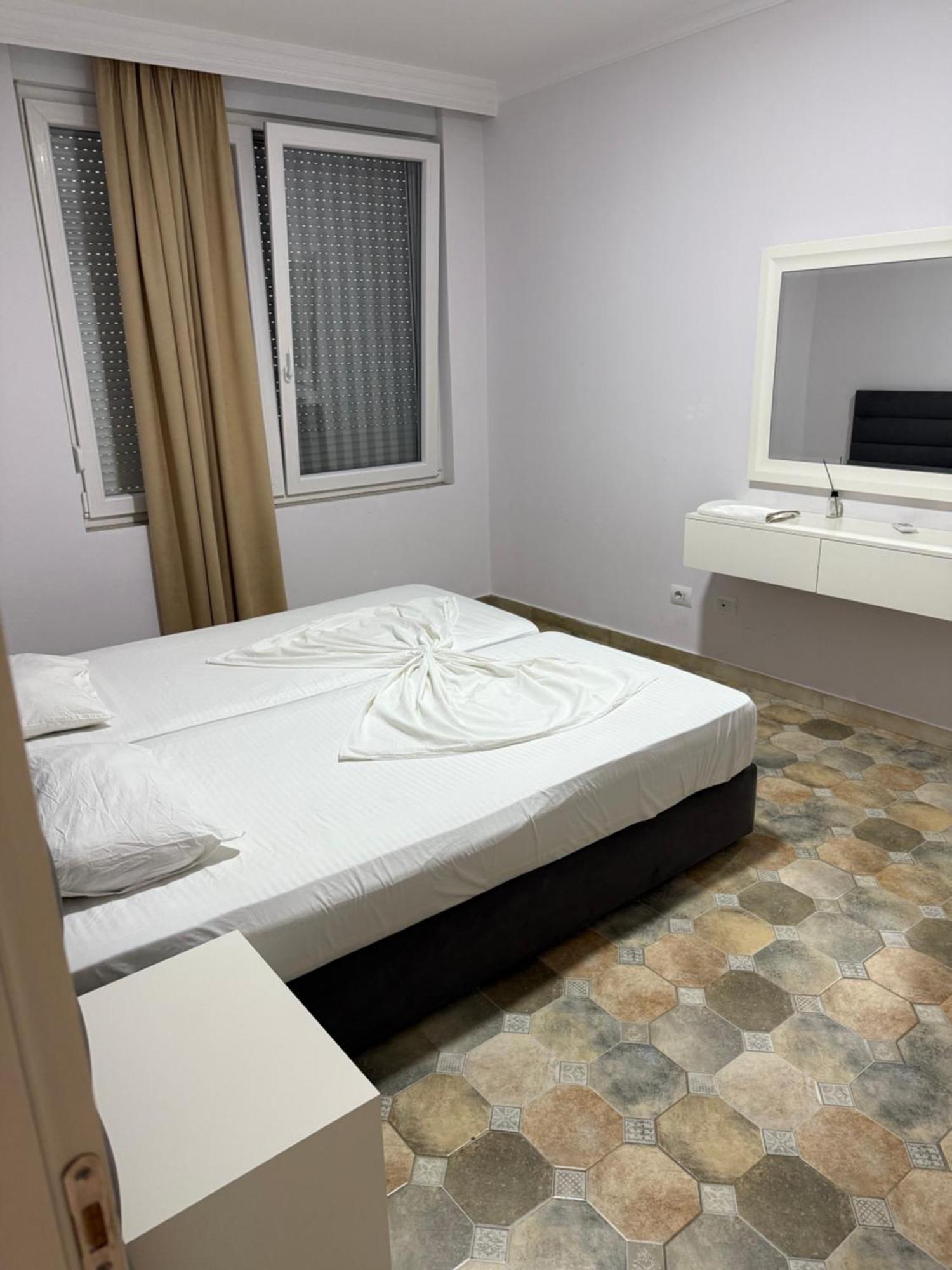 Shengjin Apartaments Eksteriør billede
